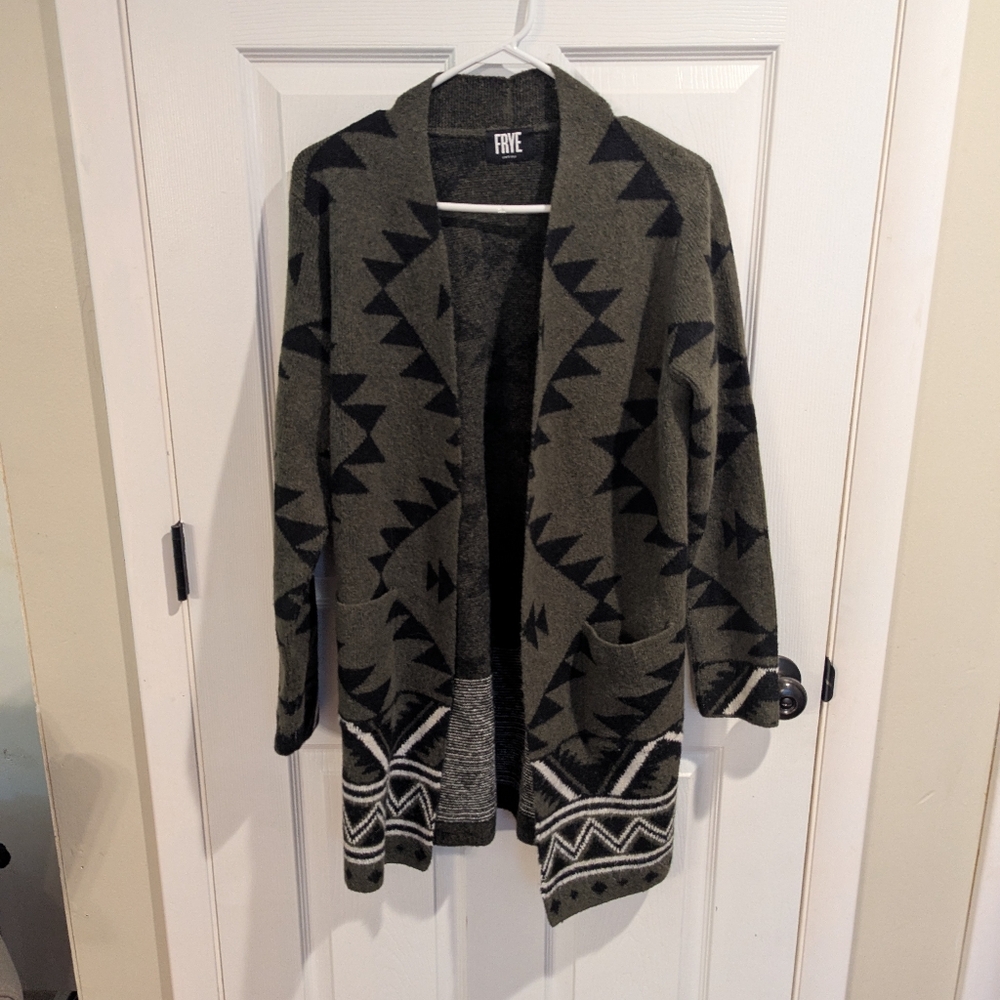 🎄CLOSET CLEAR OUT SALE🎄Frye Cozy Cardigan